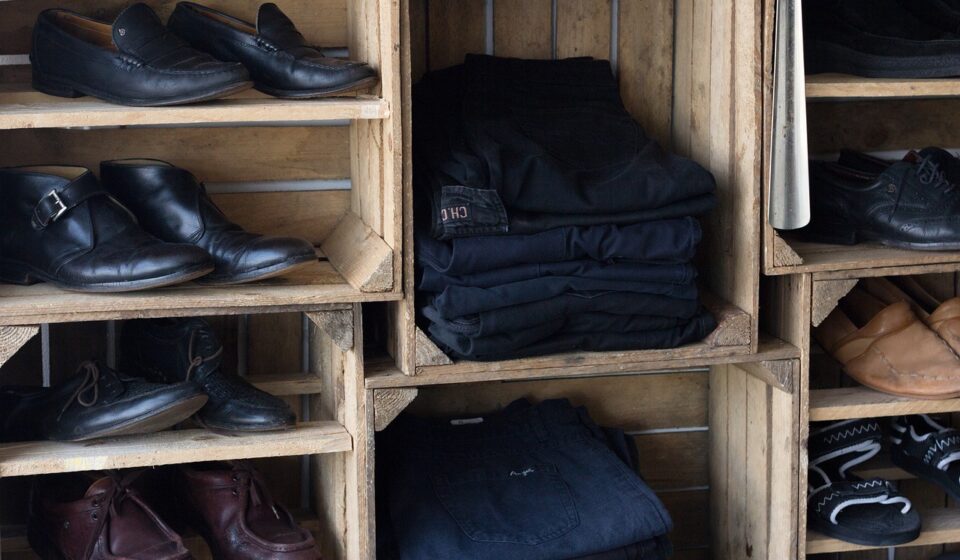 used clothing, second hand, 2nd hand, thrift, thrift shop, flea market, flea markets, vintage fashion, used, upcycle, recycle, jeans, shoes, diy, association, old-fashioned, used clothing, second hand, thrift, thrift, thrift, thrift, thrift, thrift shop, thrift shop, thrift shop, upcycle