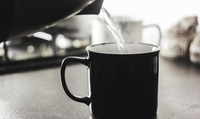 tea, cup, drink, teacup, tea cup, tee, hot, kettle, pour, boiling water, kitchen