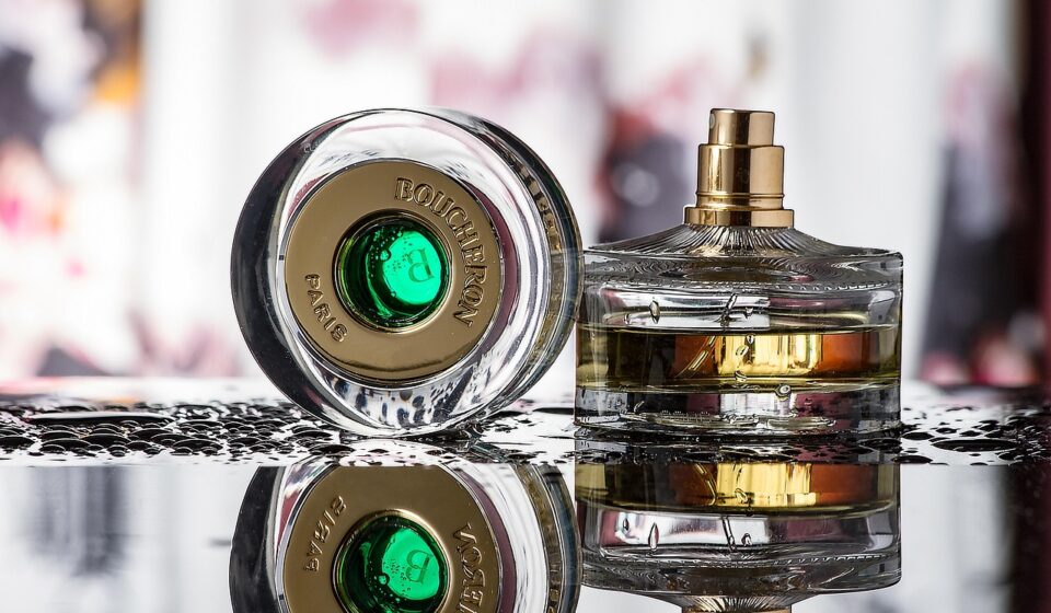 fragrance, perfume, perfume bottle, wellness, maintenance, bottle, flacon, fragrant, aromatic, perfume, perfume, perfume, perfume, perfume, perfume bottle