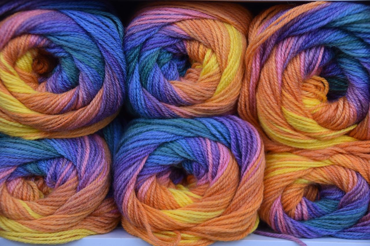 balls of wool, multiple colors, colours blue pink yellow, wire money, create, sewing, work long needles, wool, knitting, crafts, equipment, fibers, knitting, knitting, knitting, knitting, knitting